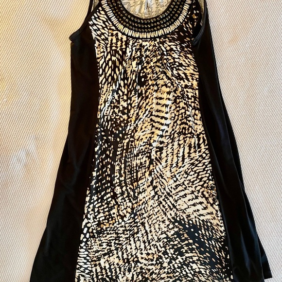 NY Collection Black & White Abstract Print Embellished Neck - Picture 2 of 6